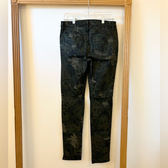 JOE’S Jeans Black Green Army, Leaf Print Pants, Stretch - size 31 - Picture 6 of 9